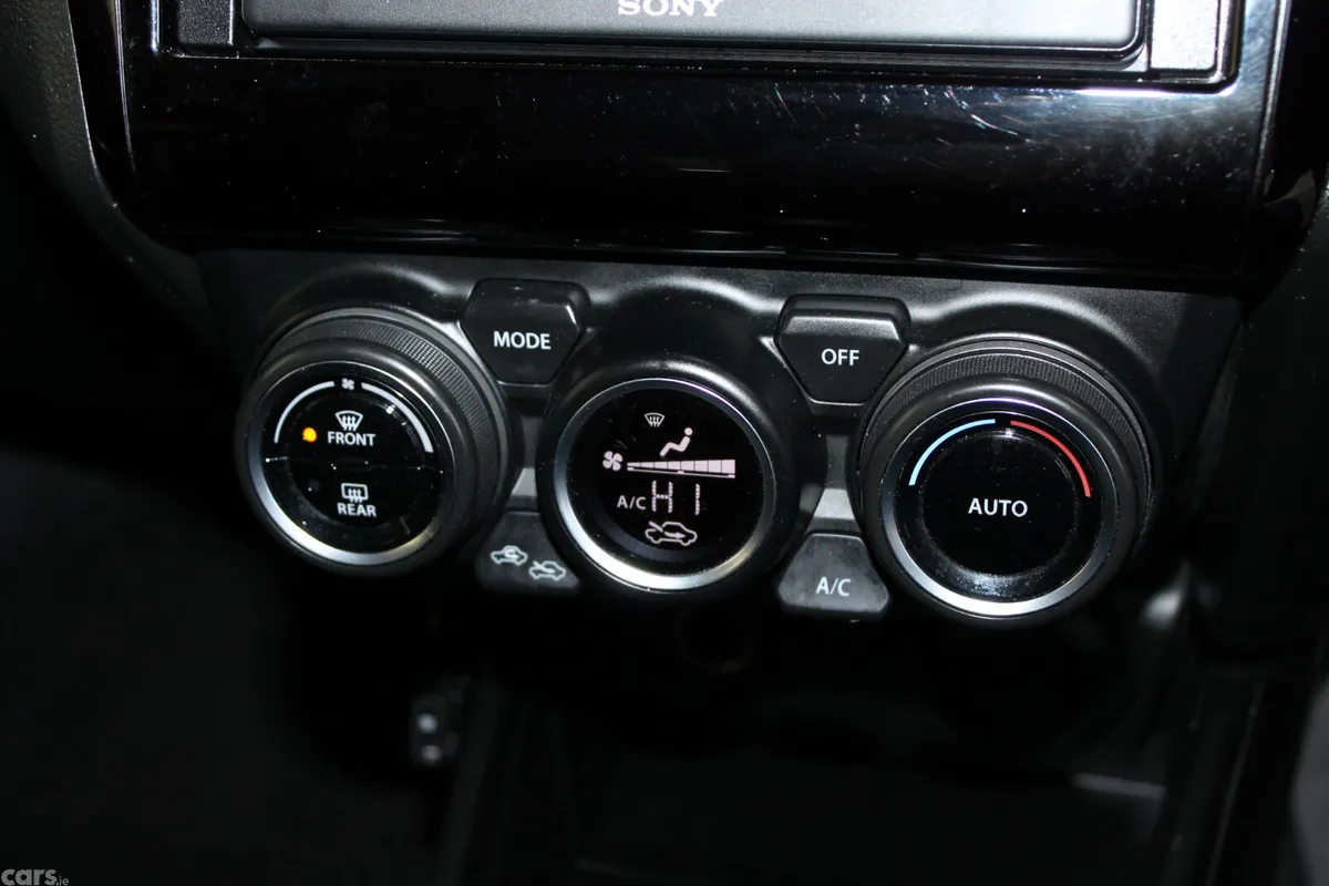 Suzuki Swift Hatchback, Petrol, 2017, Blue