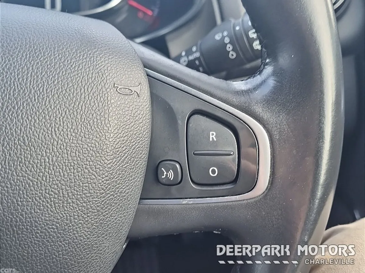 Renault Clio Hatchback, Diesel, 2018, Black