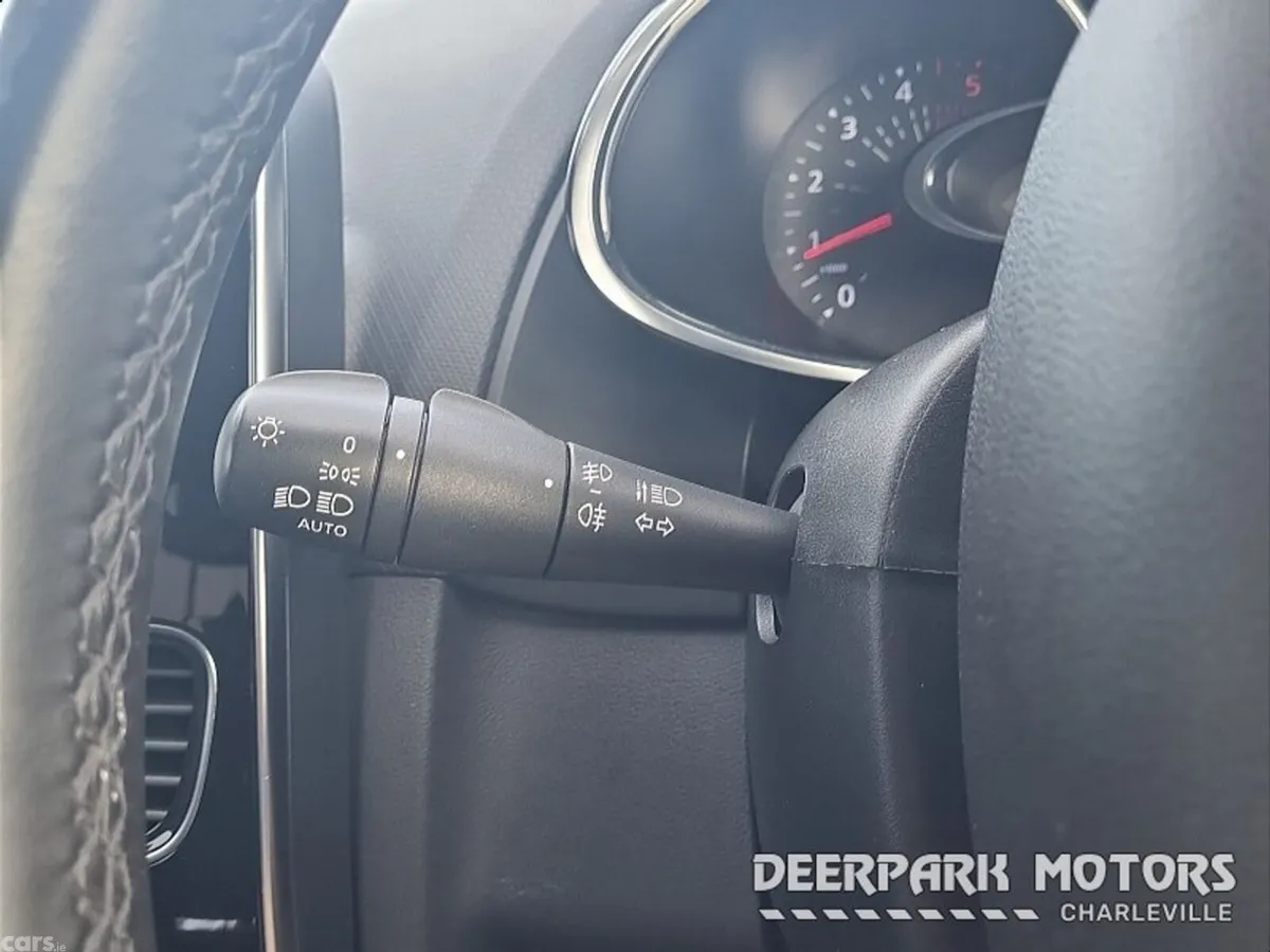 Renault Clio Hatchback, Diesel, 2018, Black