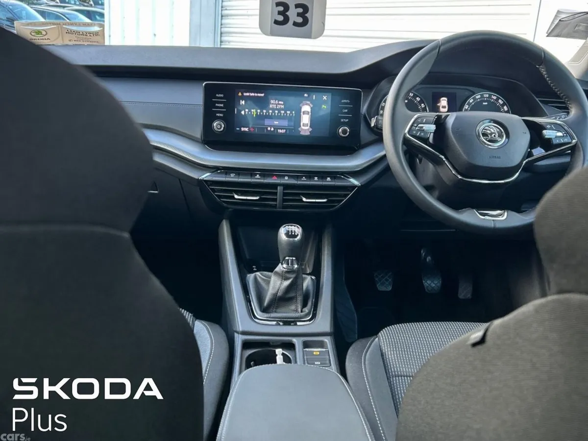 Skoda Octavia Saloon, Diesel, 2023, Black