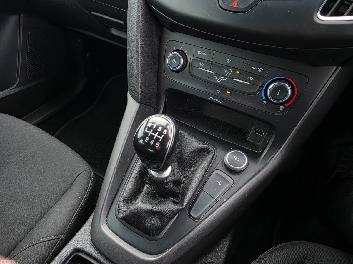 Ford Focus Hatchback, Diesel, 2015, Blue