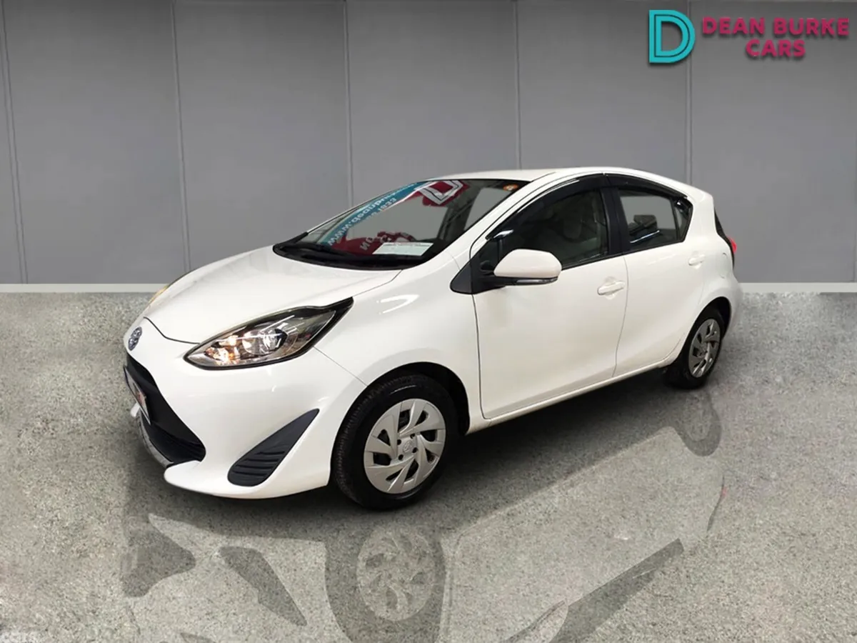 Toyota Aqua Hatchback, Petrol Hybrid, 2021, White