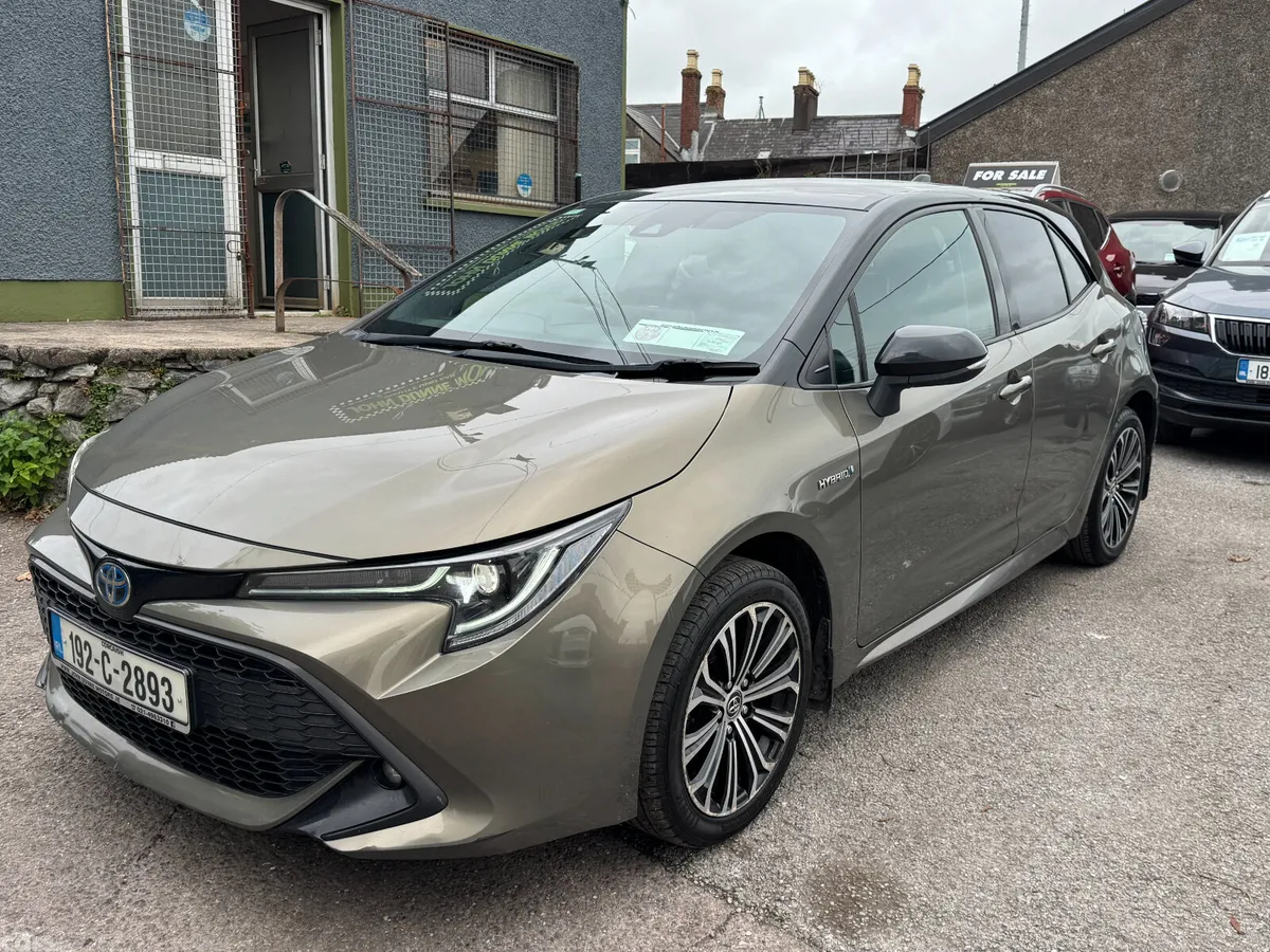 Toyota Corolla Hatchback, Petrol Hybrid, 2019, Green