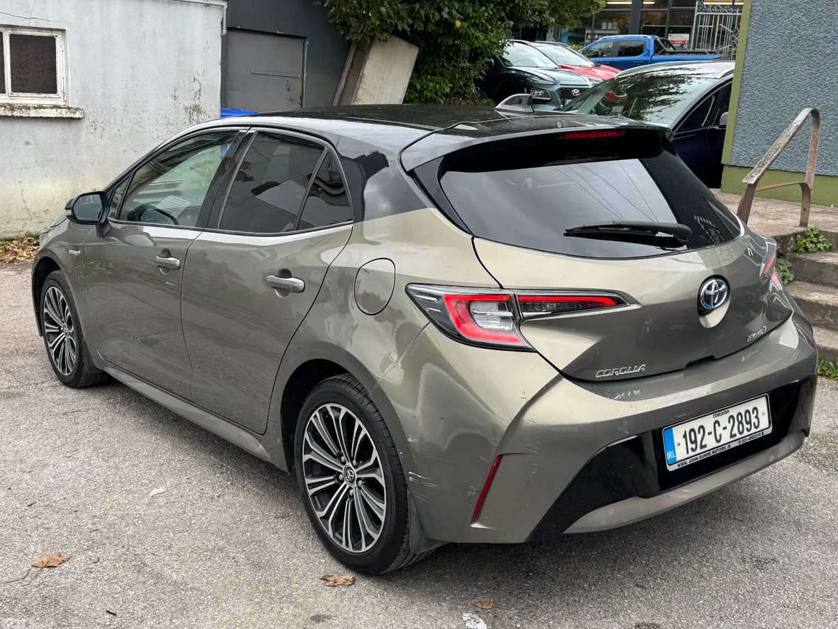Toyota Corolla Hatchback, Petrol Hybrid, 2019, Green