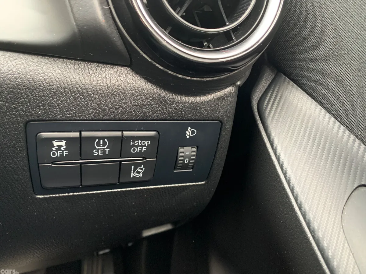 Mazda Mazda2 Hatchback, Petrol, 2016, White