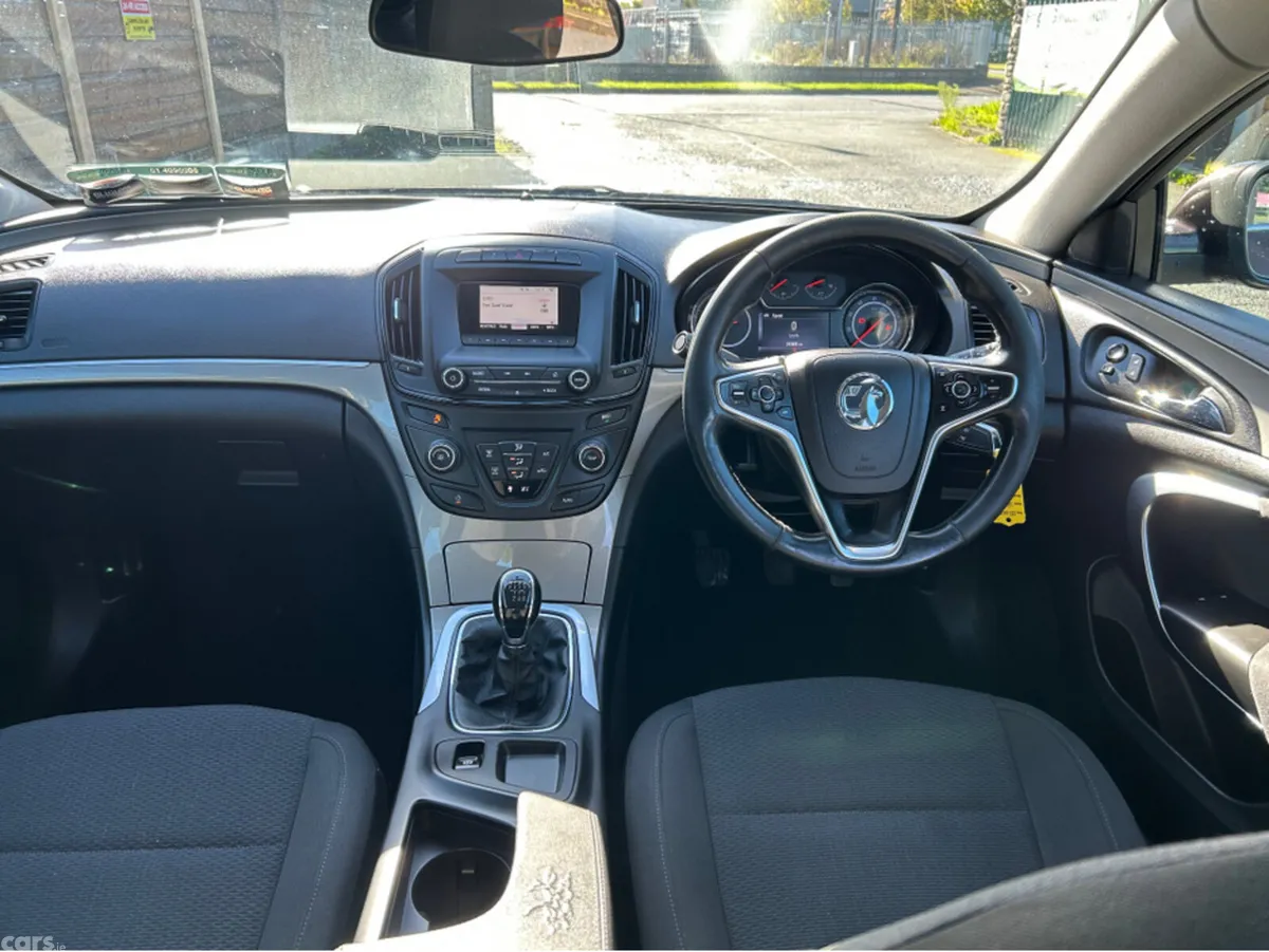 Opel Insignia Hatchback, Diesel, 2015, Brown