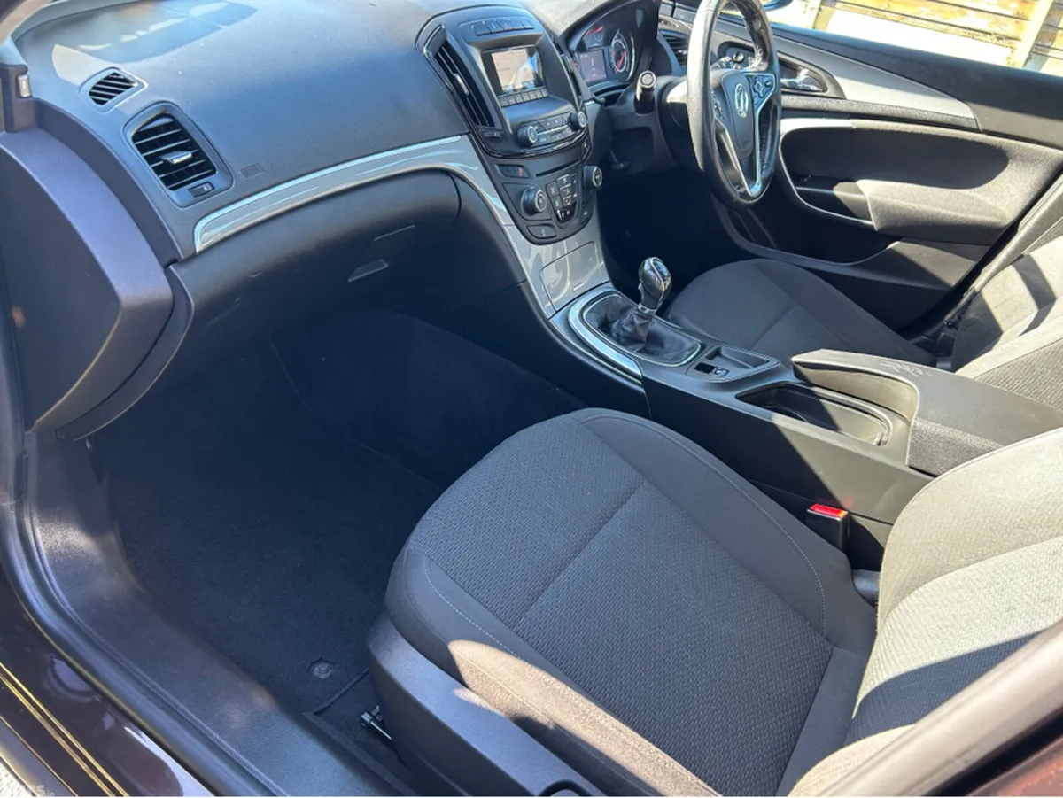Opel Insignia Hatchback, Diesel, 2015, Brown