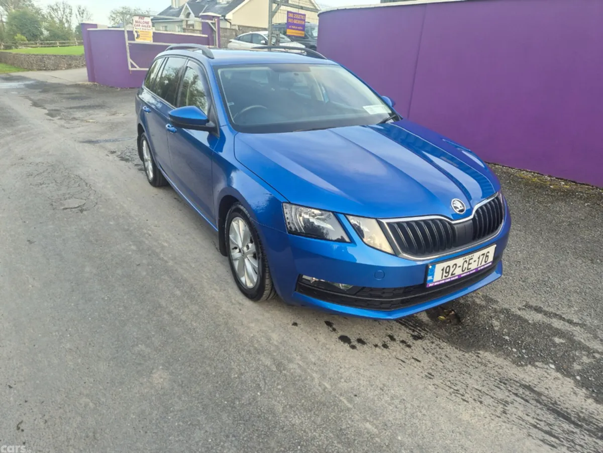 Skoda Octavia Estate, Diesel, 2019, Blue