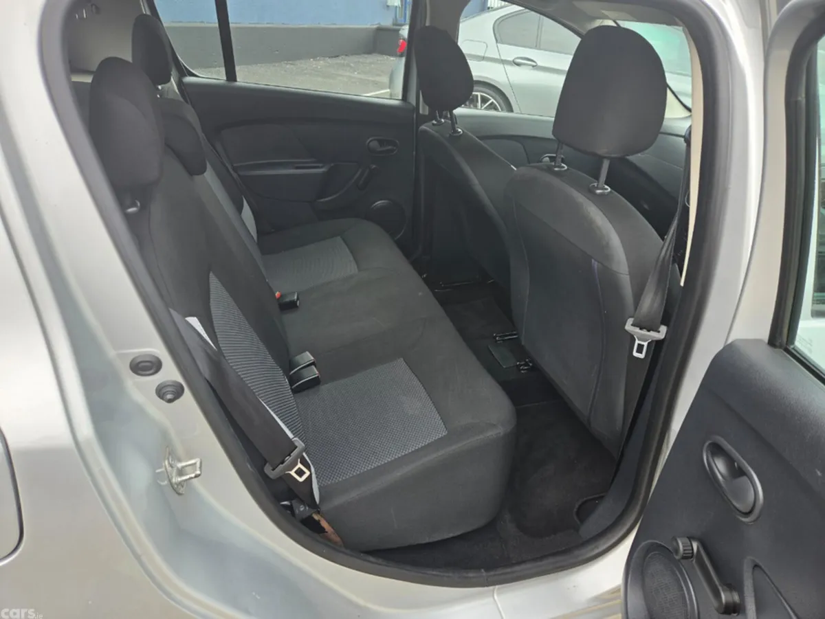 Dacia Sandero Hatchback, Petrol, 2016, Silver