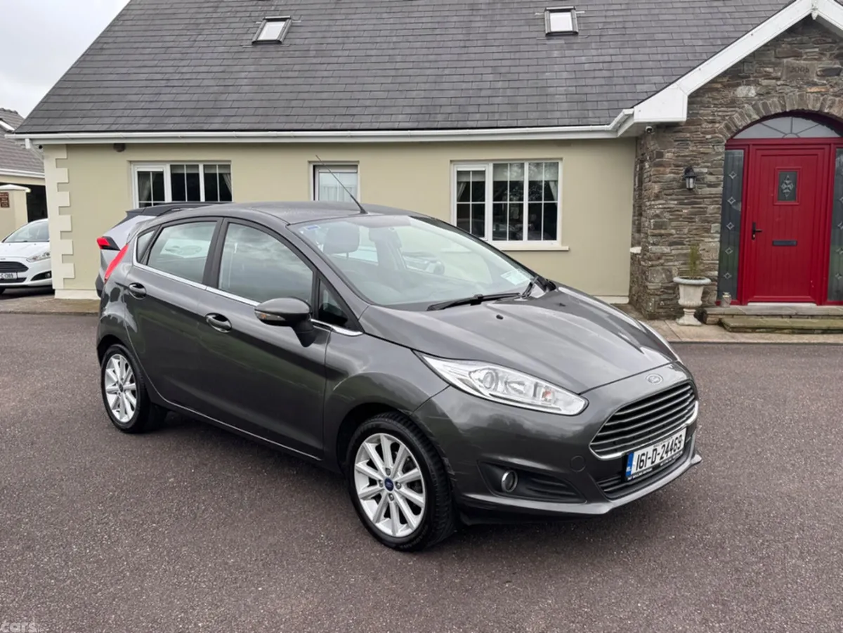 Ford Fiesta Hatchback, Petrol, 2016, Grey