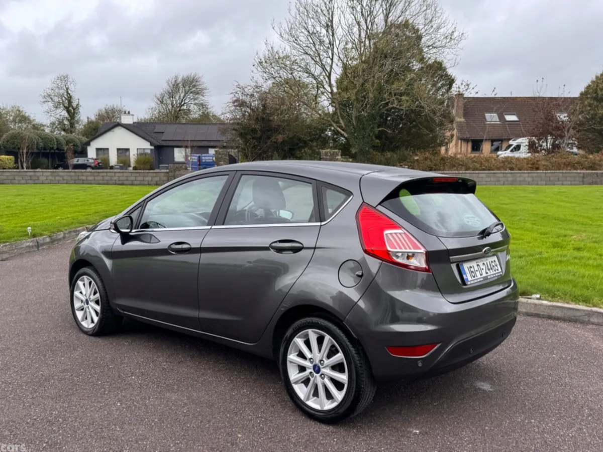 Ford Fiesta Hatchback, Petrol, 2016, Grey