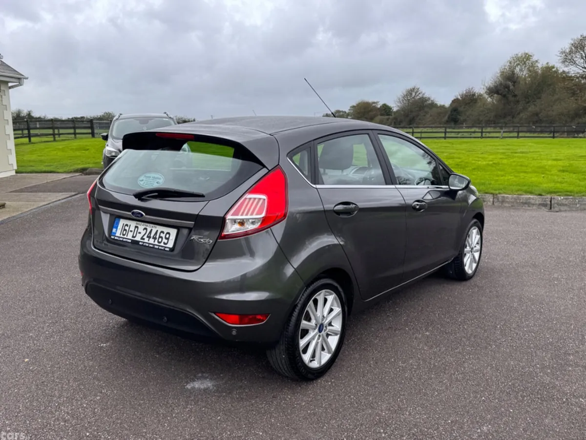Ford Fiesta Hatchback, Petrol, 2016, Grey