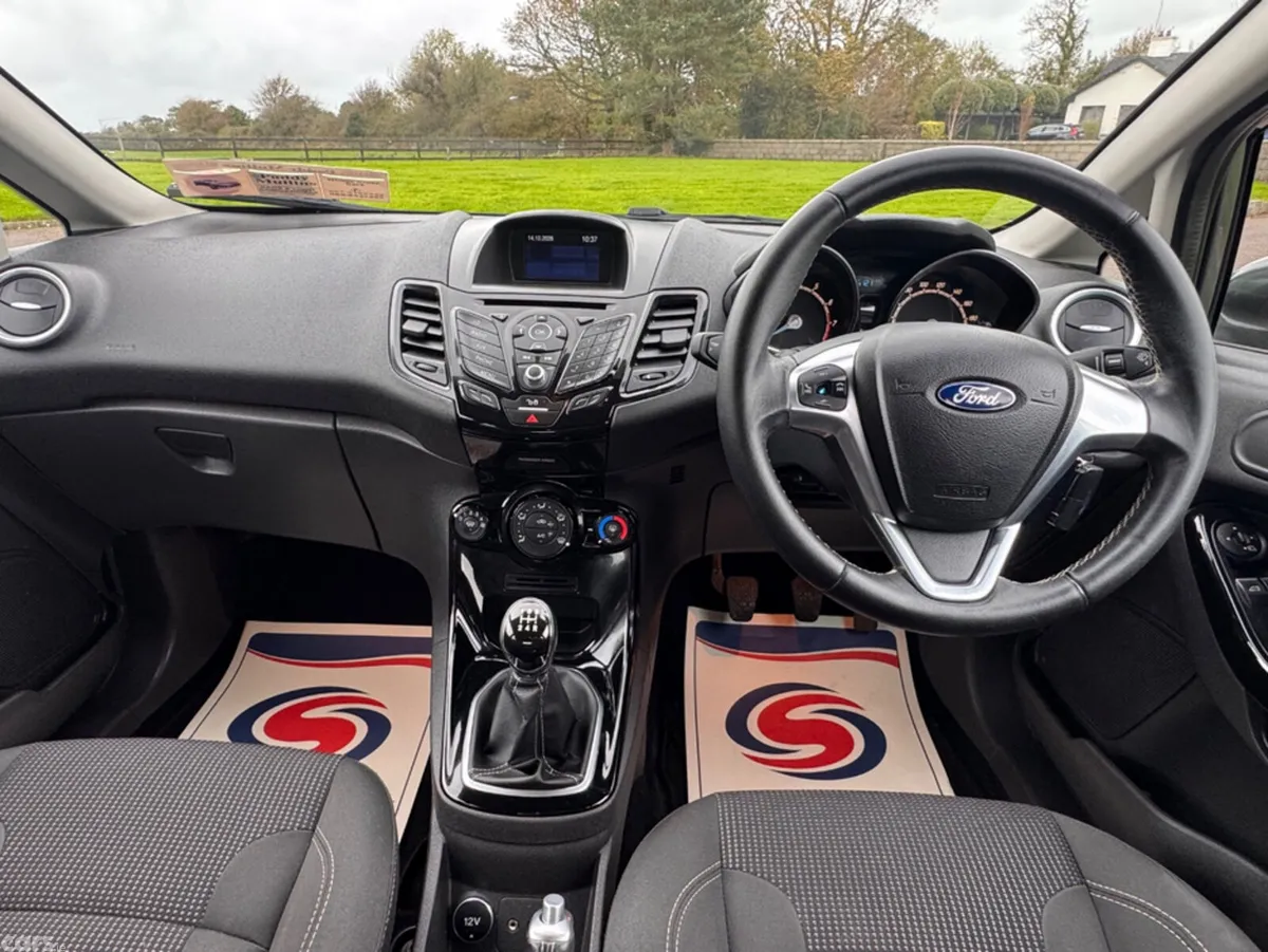 Ford Fiesta Hatchback, Petrol, 2016, Grey