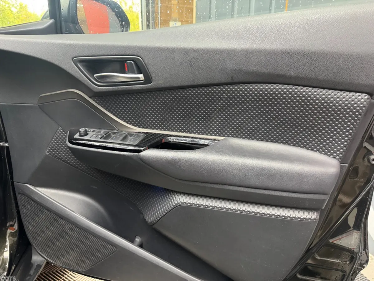 Toyota C-HR SUV, Petrol Hybrid, 2023, Black