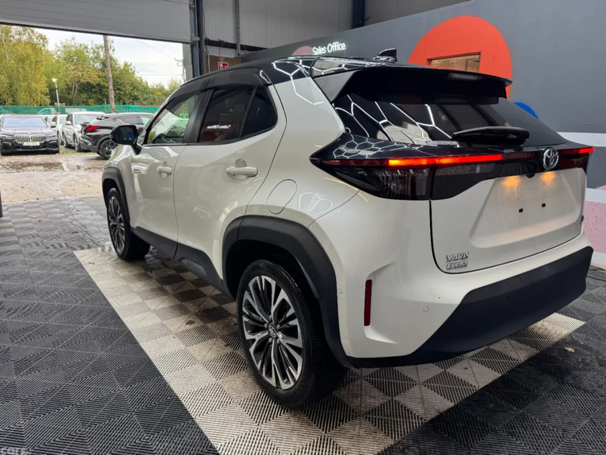 Toyota Yaris Cross SUV, Petrol Hybrid, 2021, White