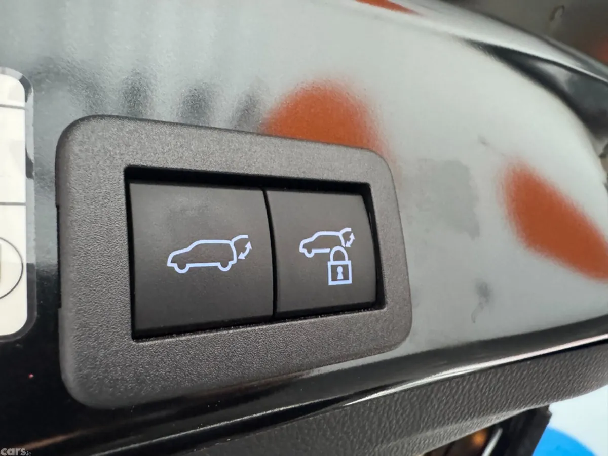 Toyota Yaris Cross SUV, Petrol Hybrid, 2021, White