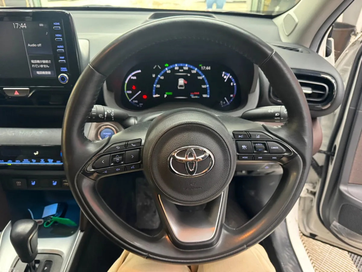 Toyota Yaris Cross SUV, Petrol Hybrid, 2021, White