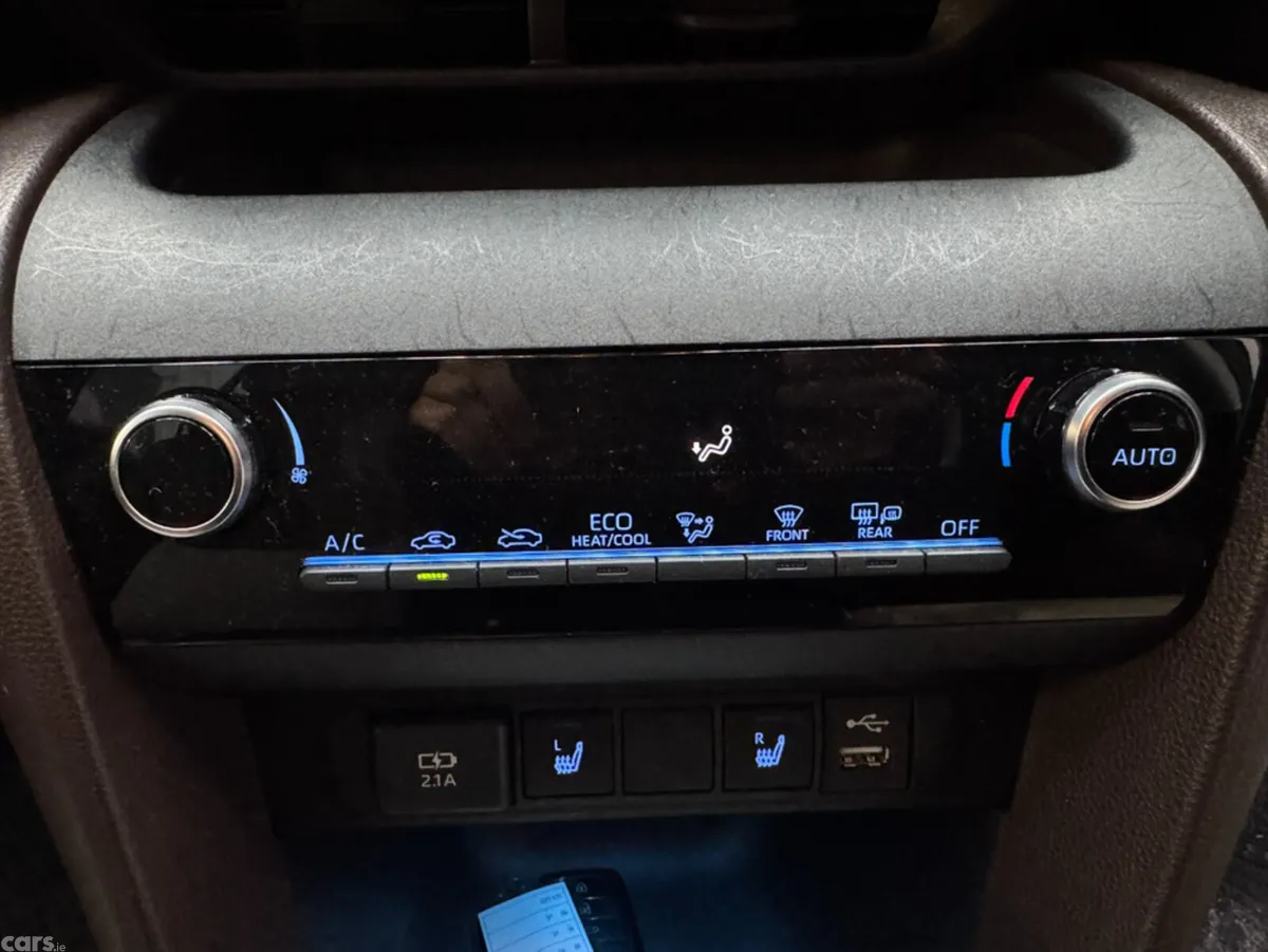 Toyota Yaris Cross SUV, Petrol Hybrid, 2021, White