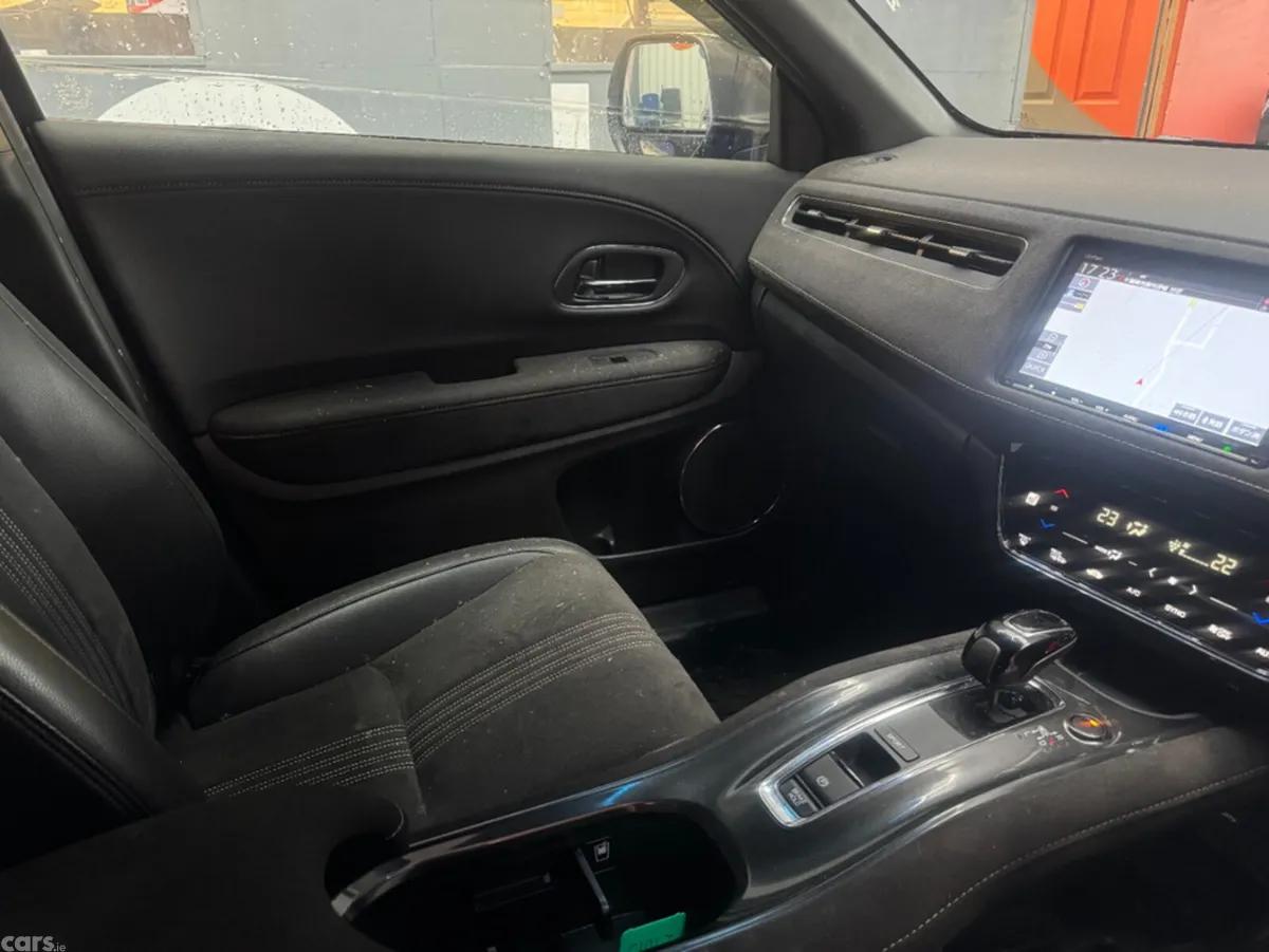 Honda Vezel SUV, Petrol Hybrid, 2020, Blue
