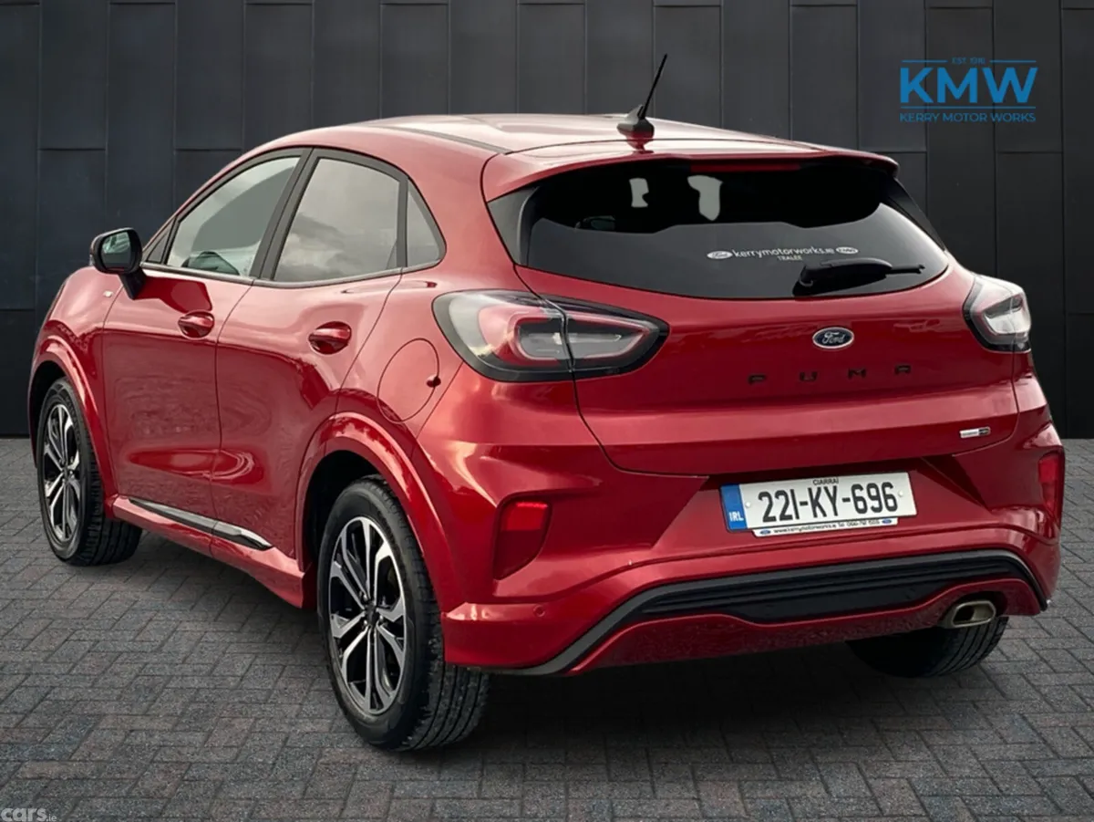 Ford Puma MPV, Petrol, 2022, Red