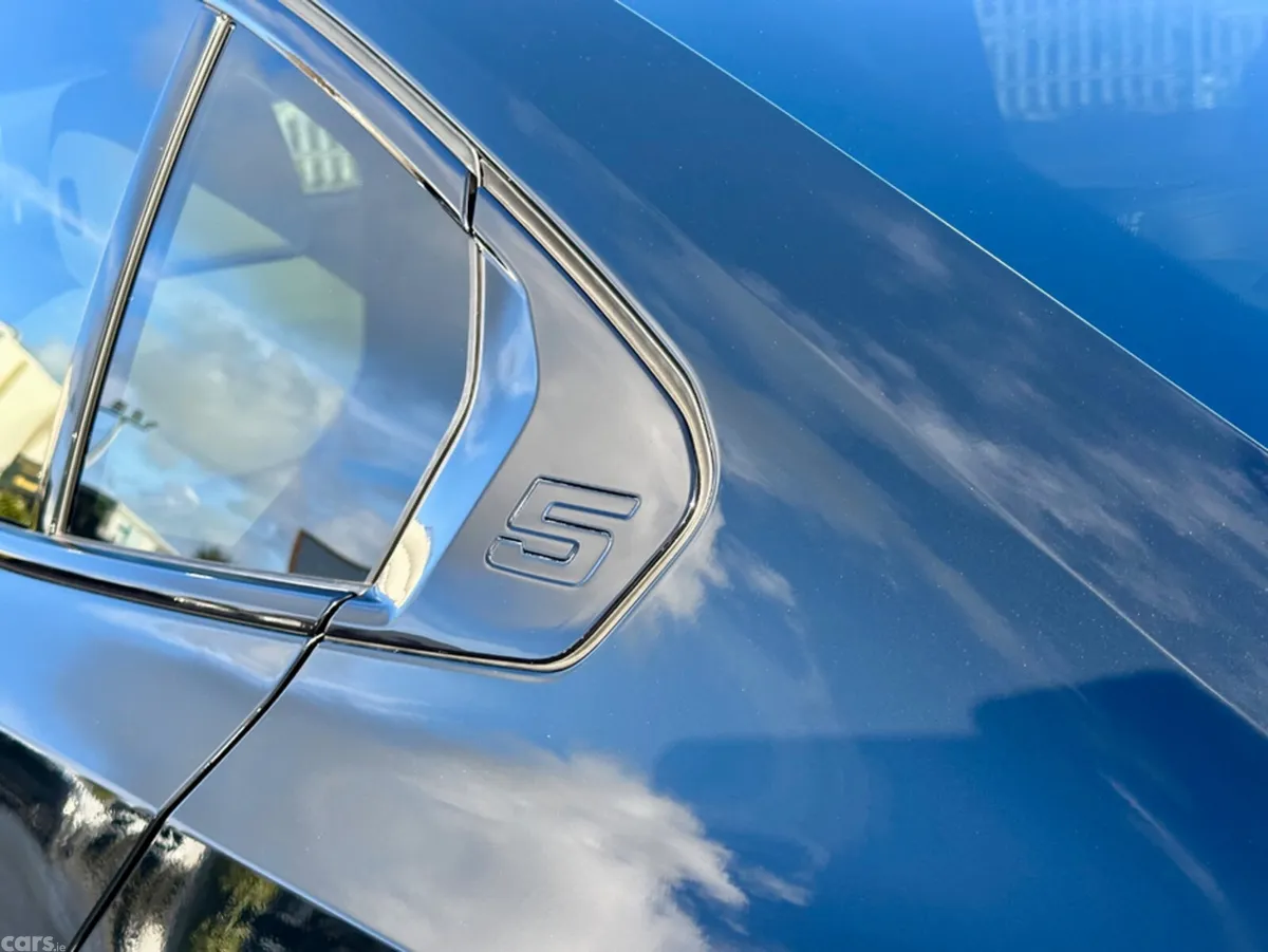 BMW 5-Series Saloon, Petrol Hybrid, 2026, Black