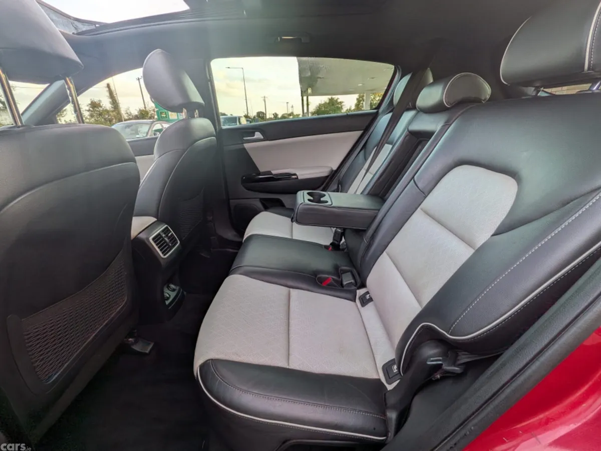 Kia Sportage MPV, Diesel, 2018, Red