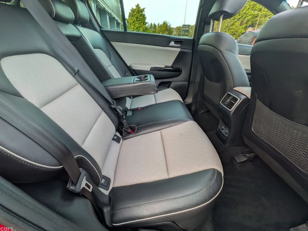 Kia Sportage MPV, Diesel, 2018, Red