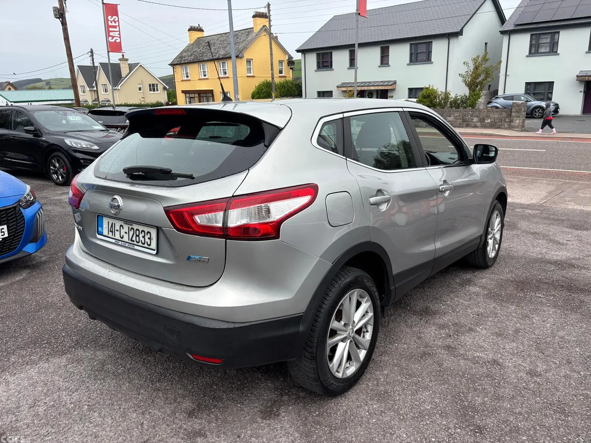 Nissan Qashqai Hatchback, Diesel, 2014, Silver
