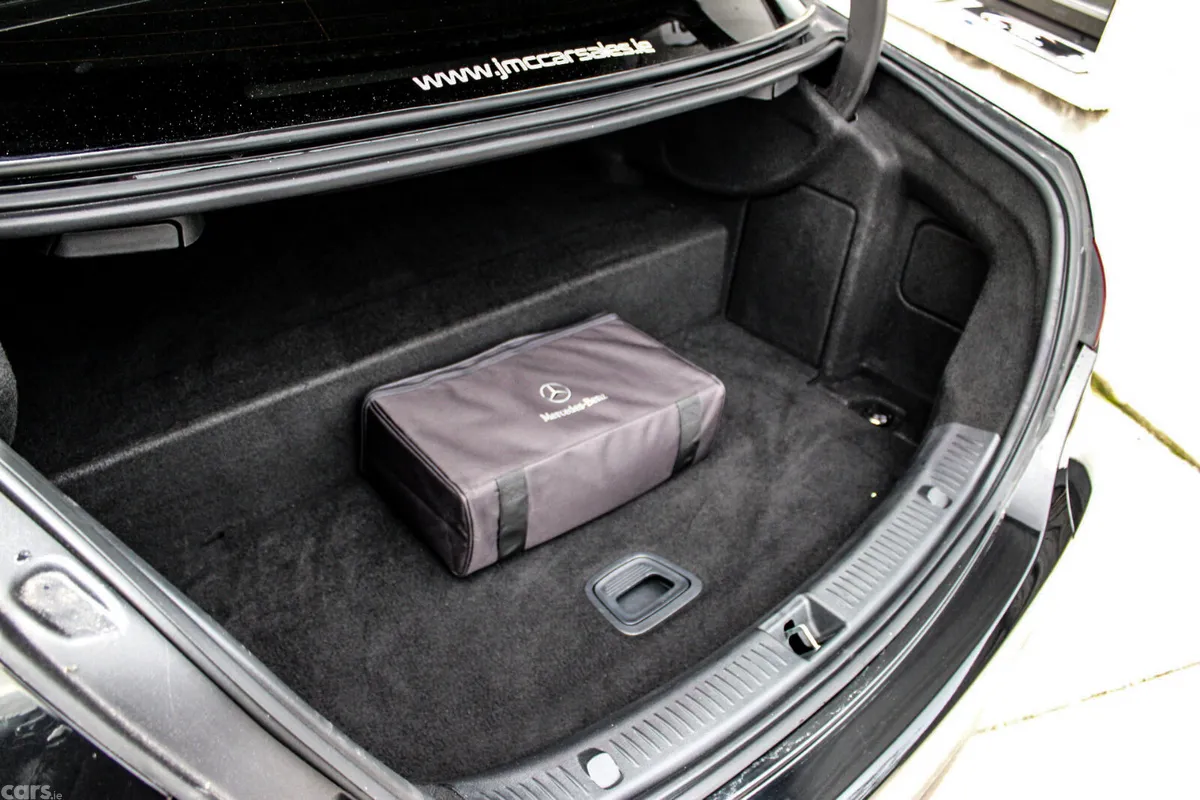 Mercedes-Benz E-Class Saloon, Diesel Plug-in Hybrid, 2022, Black