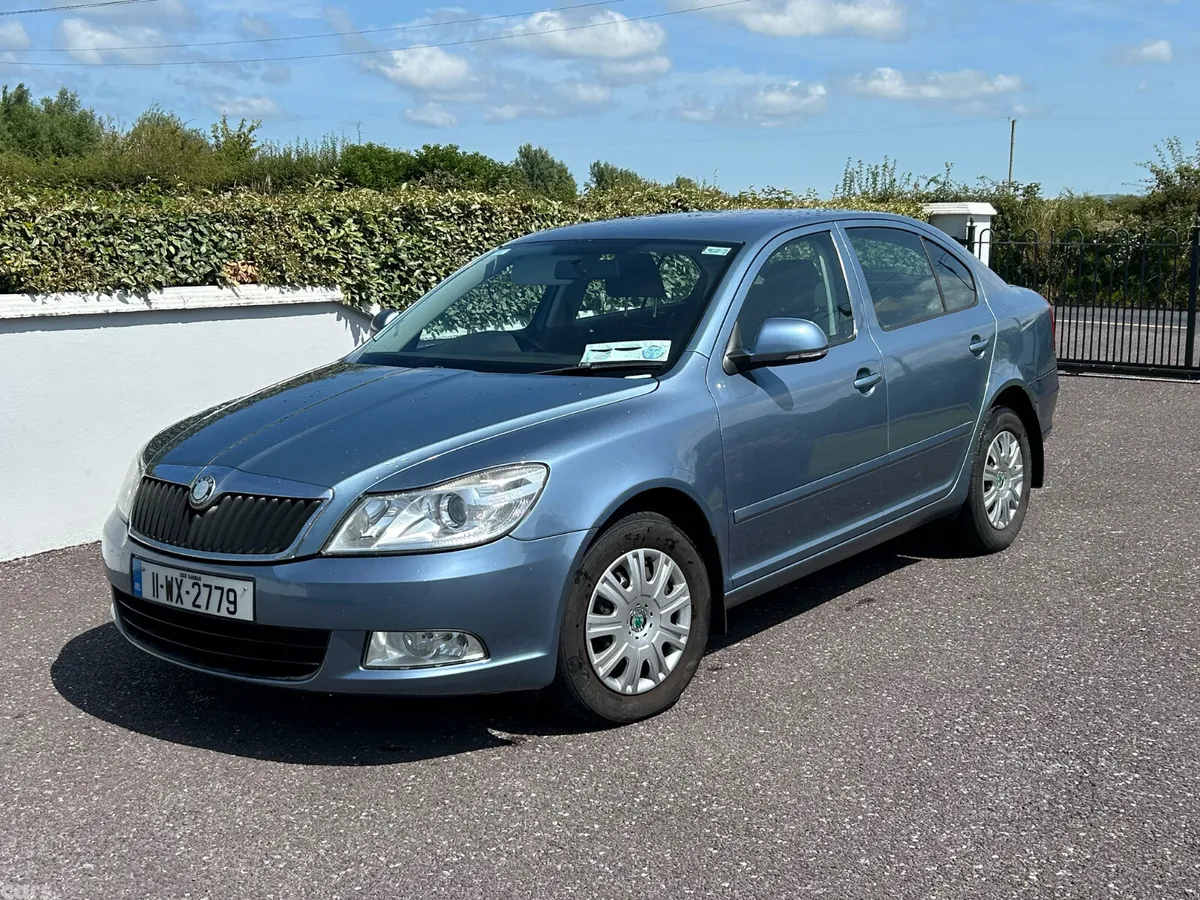 Skoda Octavia Saloon, Diesel, 2011, Grey