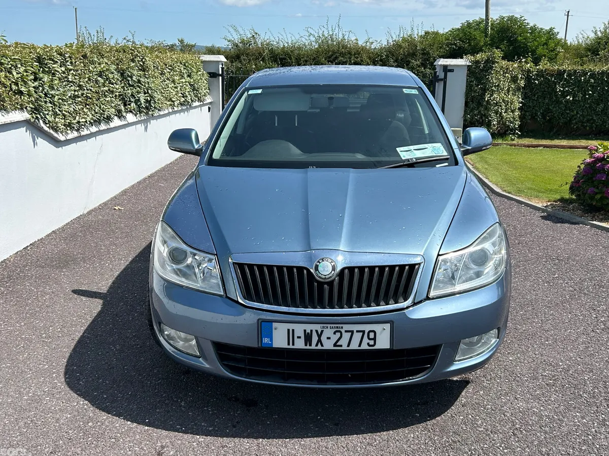 Skoda Octavia Saloon, Diesel, 2011, Grey