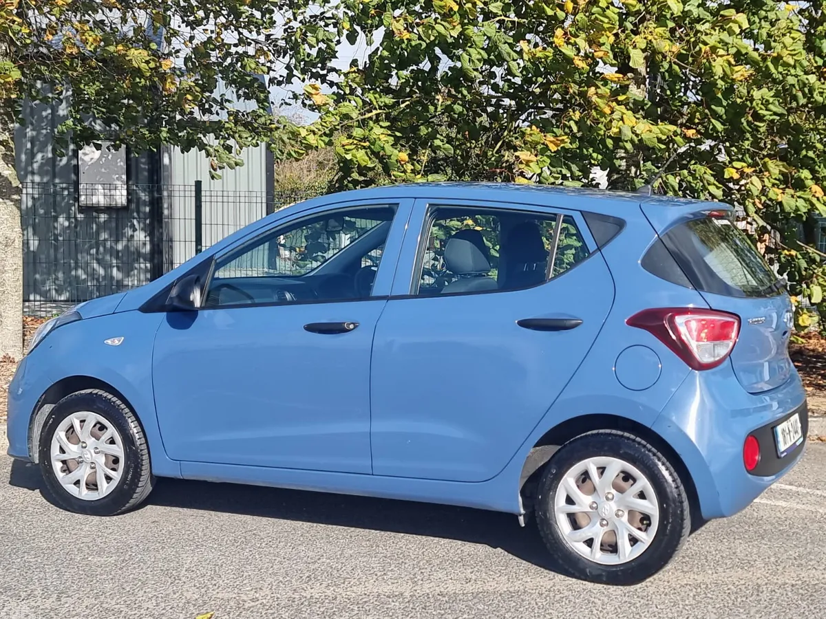 Hyundai i10 Hatchback, Petrol, 2018, Blue