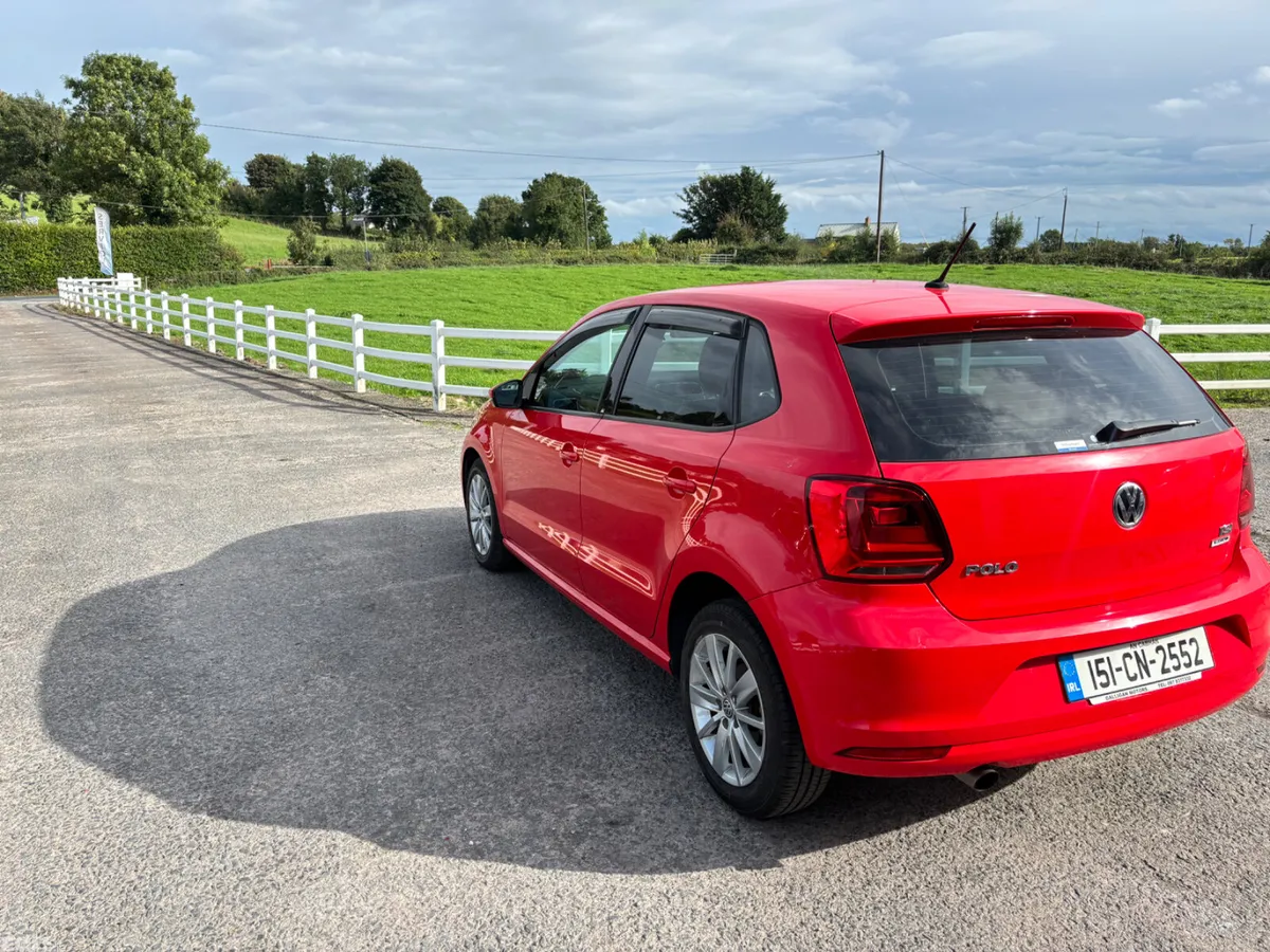 Volkswagen Polo Hatchback, Petrol, 2015, Red
