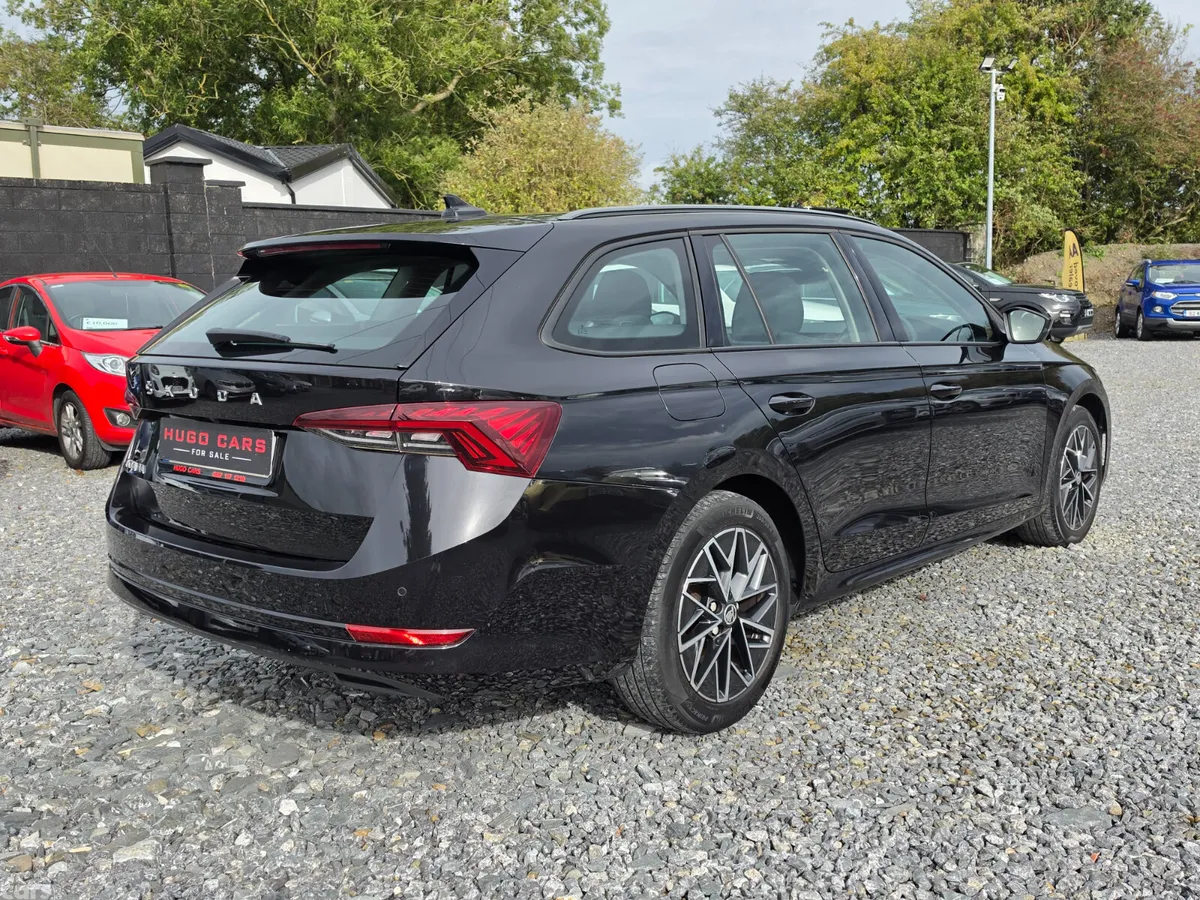 Skoda Octavia Estate, Petrol, 2021, Black