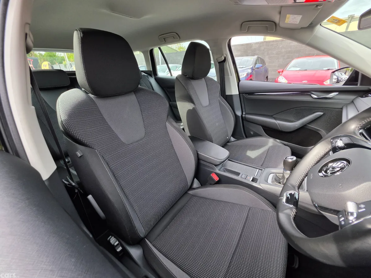 Skoda Octavia Estate, Petrol, 2021, Black