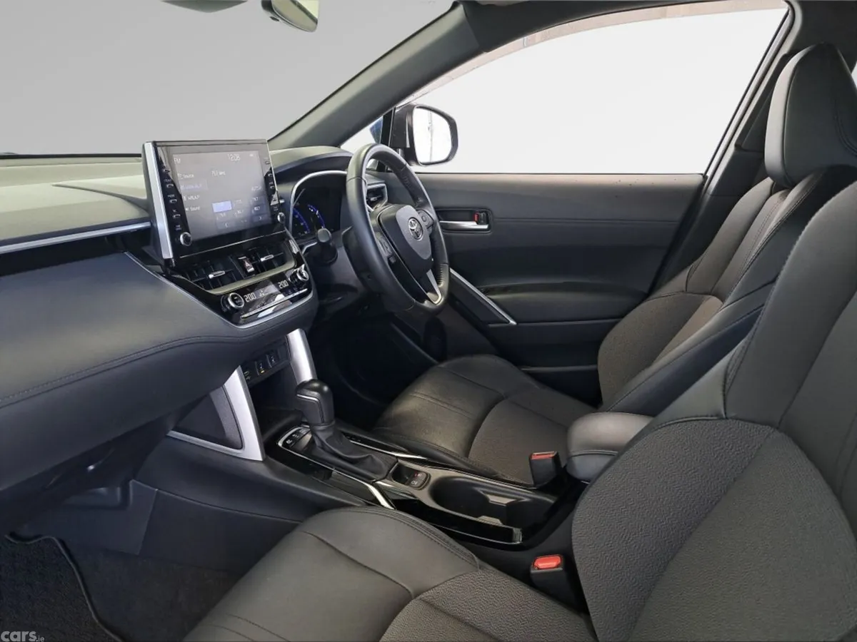 Toyota Corolla Cross SUV, Petrol Hybrid, 2023, Blue