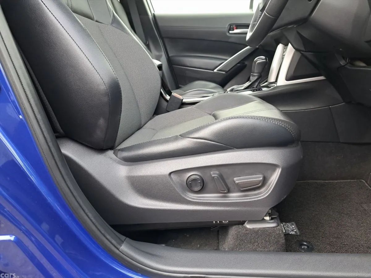 Toyota Corolla Cross SUV, Petrol Hybrid, 2023, Blue