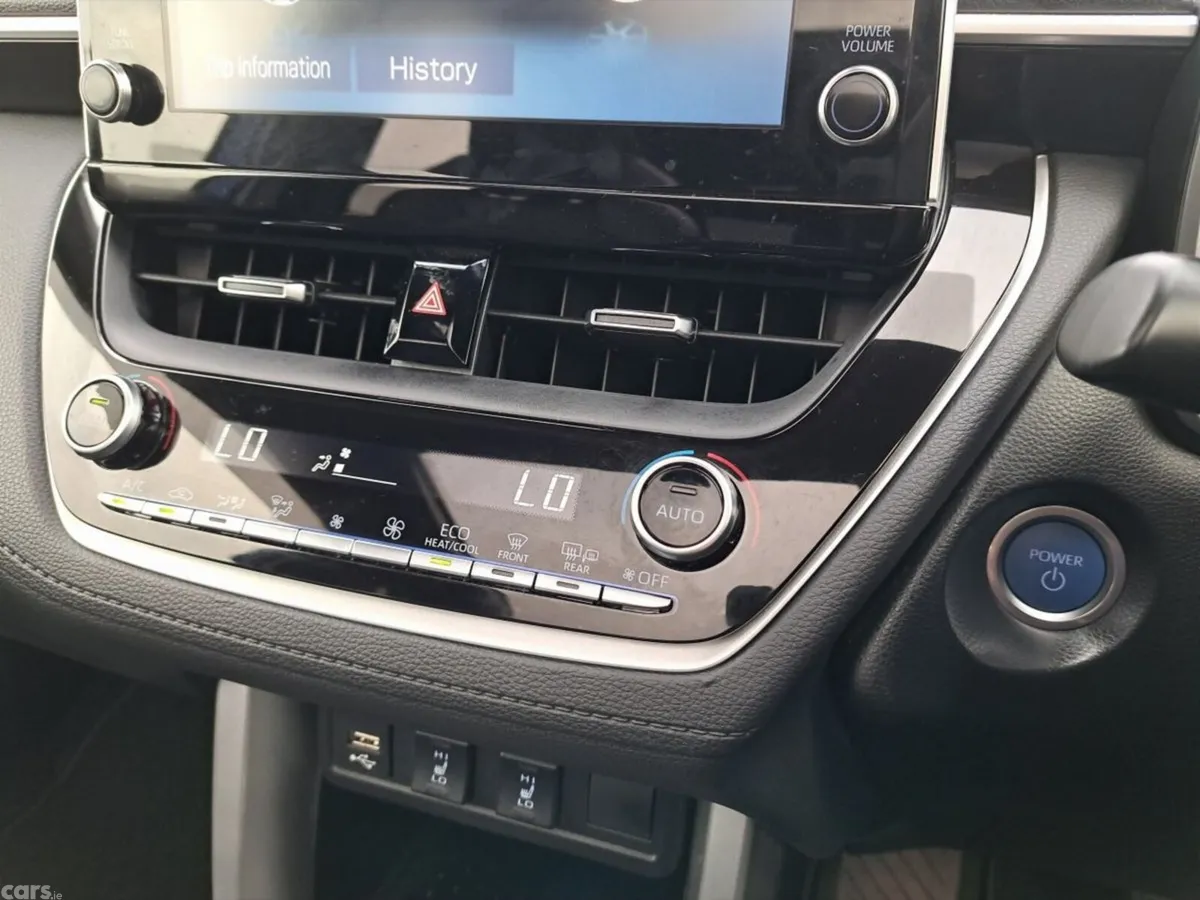 Toyota Corolla Cross SUV, Petrol Hybrid, 2023, Blue