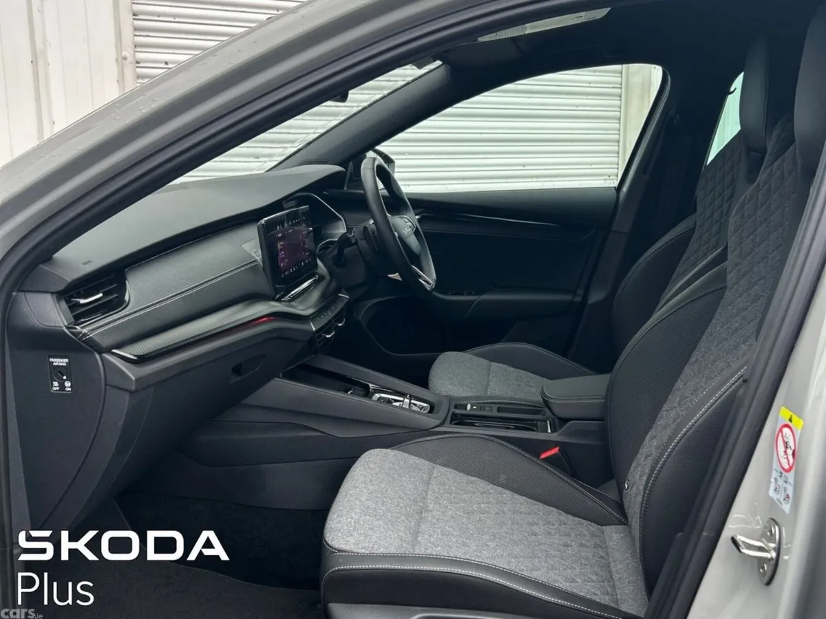 Skoda Octavia Saloon, Diesel, 2026, Grey