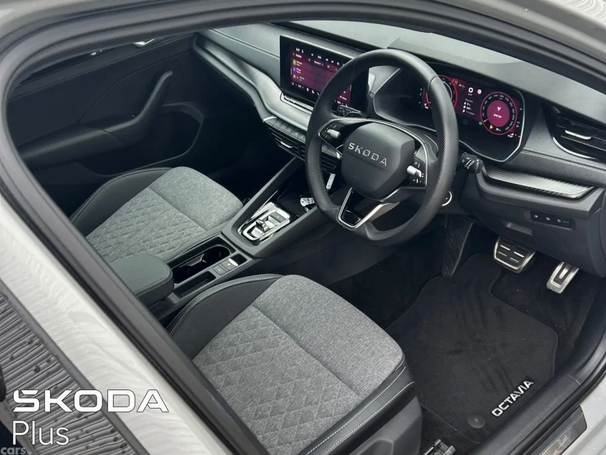Skoda Octavia Saloon, Diesel, 2026, Grey