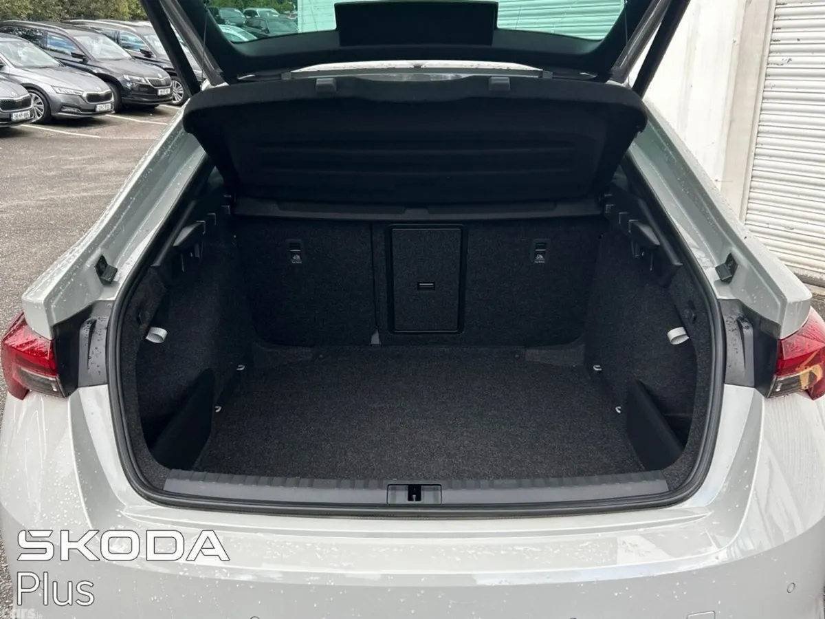 Skoda Octavia Saloon, Diesel, 2026, Grey