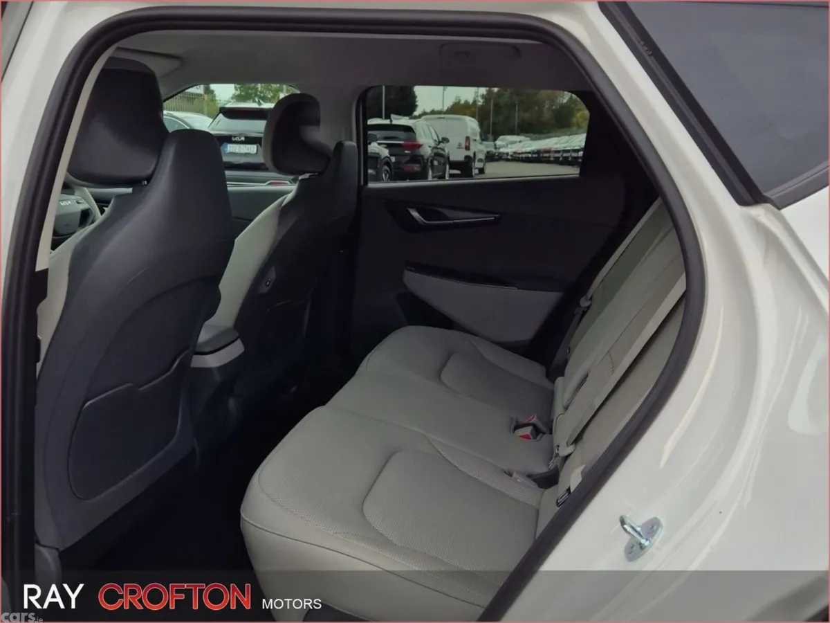 Kia EV6 MPV, Electric, 2026, White