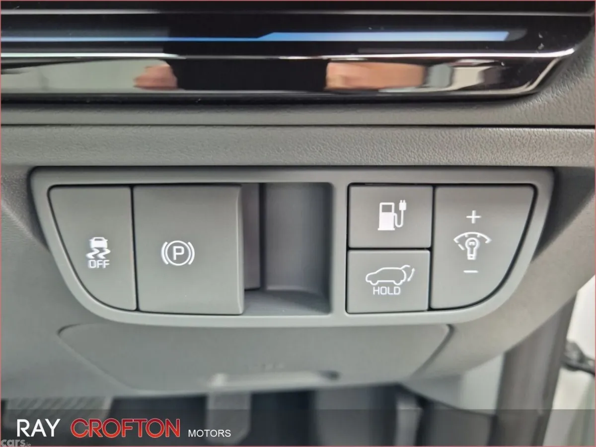 Kia EV6 MPV, Electric, 2026, White