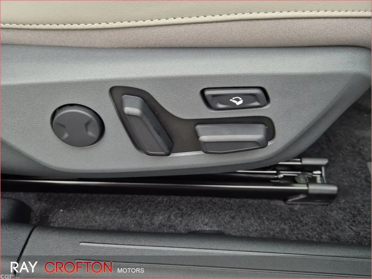 Kia EV6 MPV, Electric, 2026, White