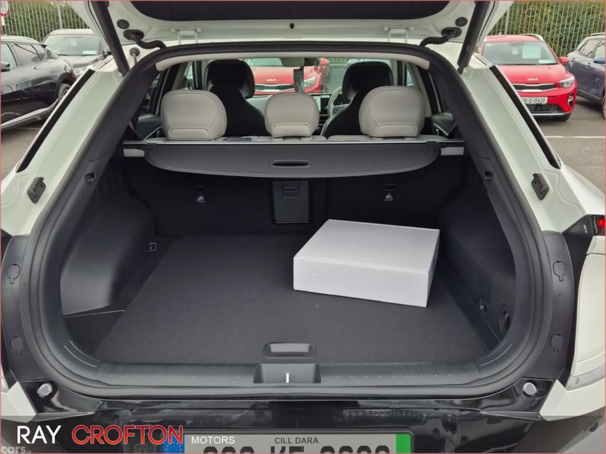 Kia EV6 MPV, Electric, 2026, White