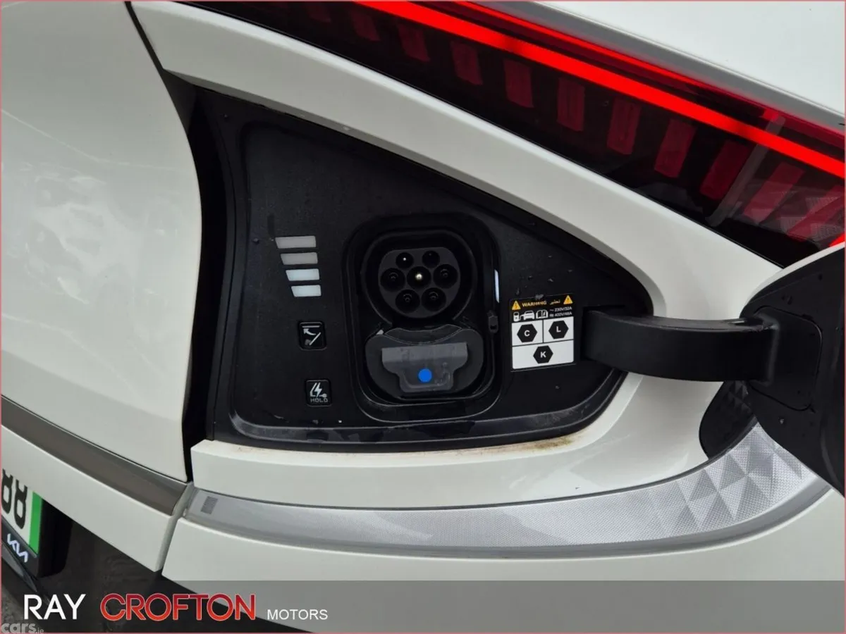 Kia EV6 MPV, Electric, 2026, White
