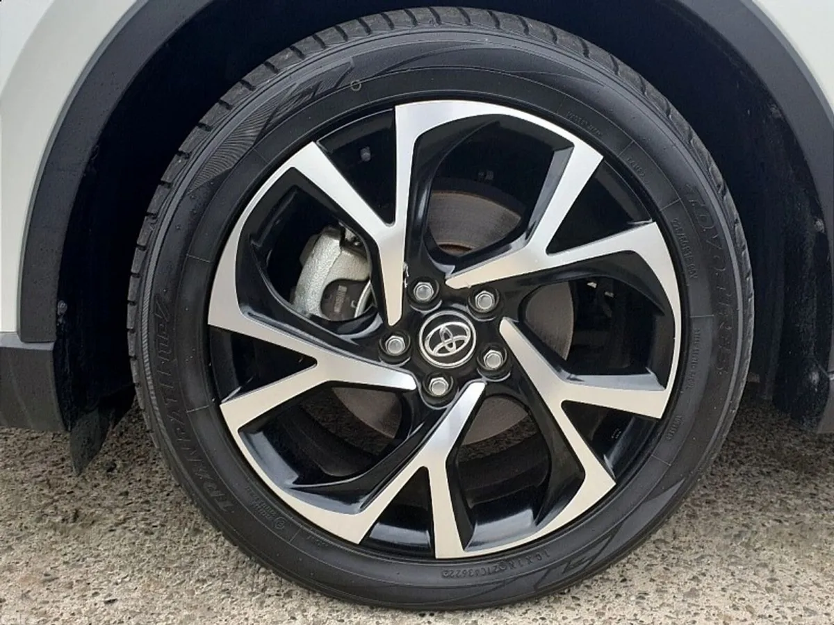 Toyota C-HR SUV, Petrol Hybrid, 2018, White