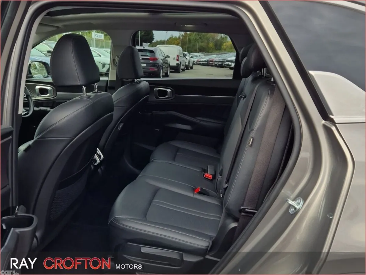 Kia Sorento SUV, Petrol Plug-in Hybrid, 2025, Grey