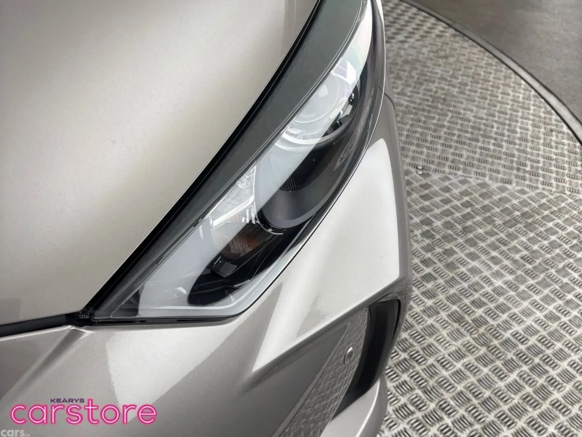 Toyota Yaris Hatchback, Petrol Hybrid, 2021, Brown