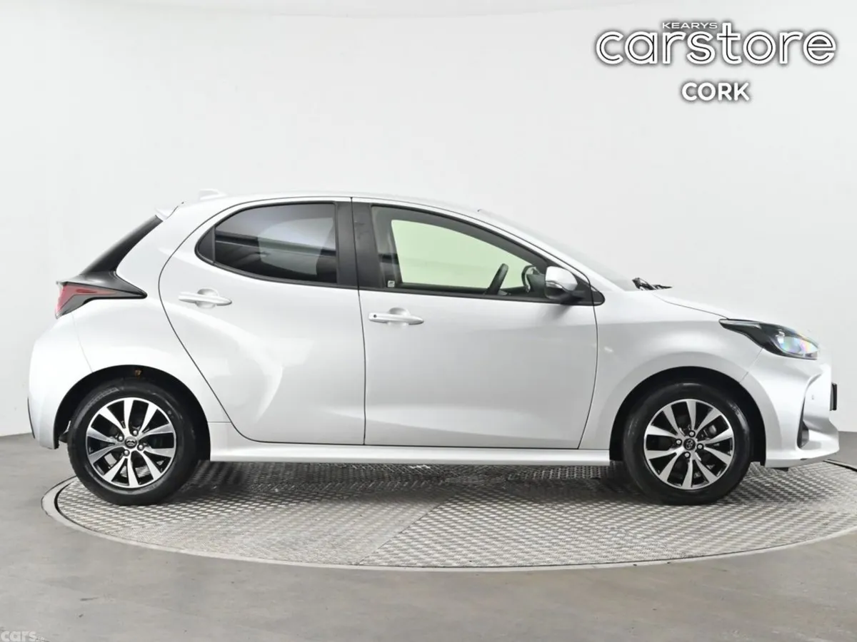 Toyota Yaris Hatchback, Petrol Hybrid, 2021, Silver